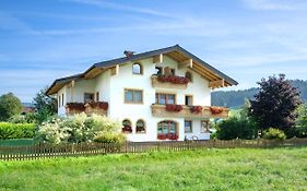 Appartement-Gaestehaus Ursula